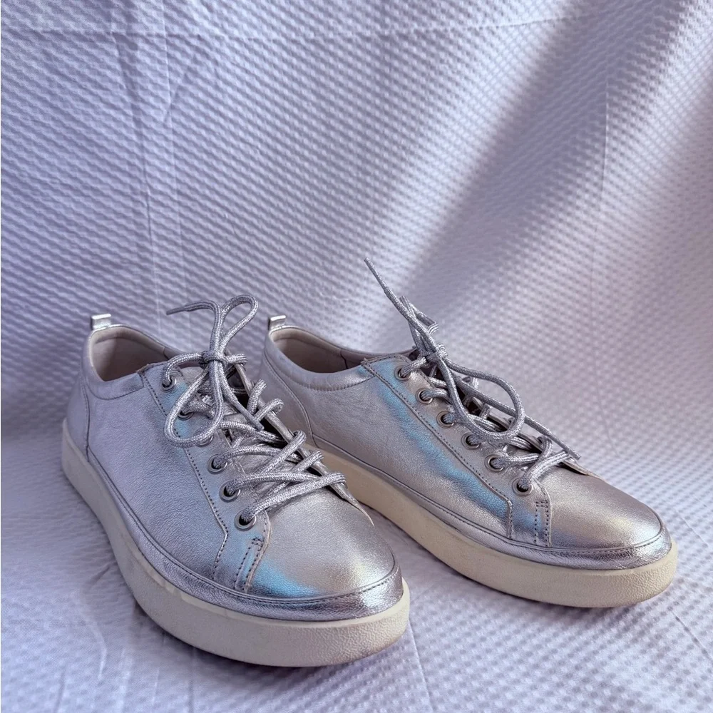 Vionic Winny Supportive Orthotic Leather Comfort Metallic Silver Sneakers 9 - Picture 9 of 9
